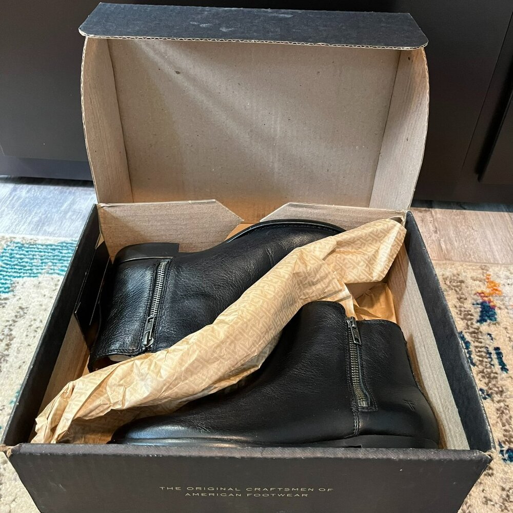 Frye Carly Double Zip Booties Ankle Boots, Black Leather, US 6.5 - New in Box! - Picture 11 of 11